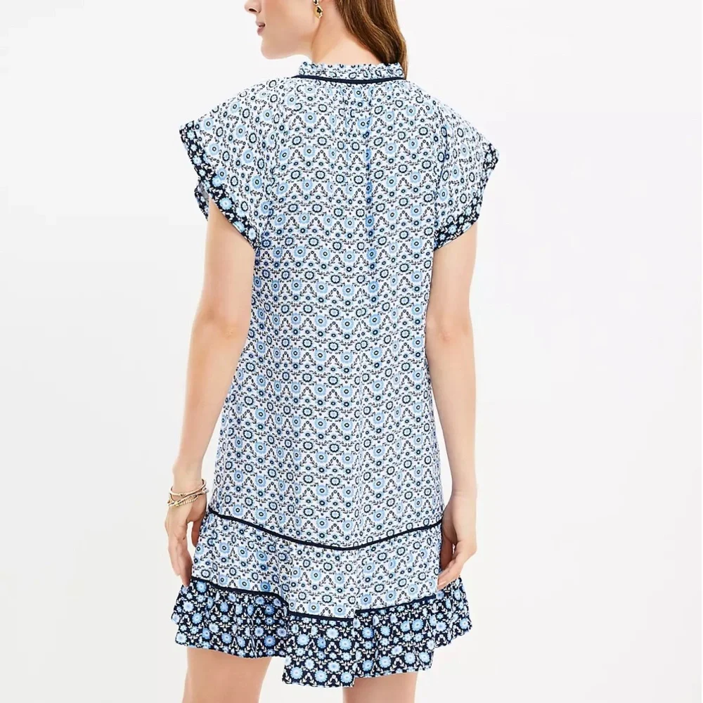 LOFT Floral Flutter Sleeve Blue White & Black Swing Dress Size Medium - Picture 2 of 16